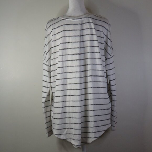 Merona Black & White Striped Long-Sleeve V-Neck Pullover Sweater Size L (C1546) - Picture 5 of 7